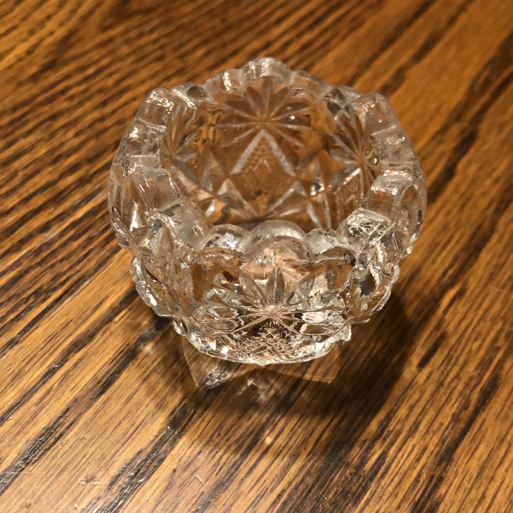 Crystal salt cellar or jewelry dish perfect cond - Picture 2 of 8